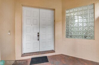 11081 Springbrook Cir in Boynton Beach, FL - Building Photo - Building Photo