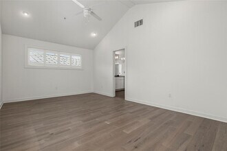 1021 1/2 E 38th St in Austin, TX - Building Photo - Building Photo