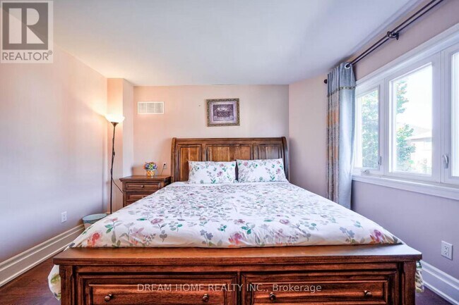 3 Moses Crescent in Markham, ON - Building Photo - Building Photo