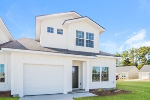 1069 Walker Point Way in Brunswick, GA - Building Photo