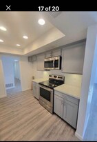 32900 Cathedral Canyon Dr in Cathedral City, CA - Building Photo