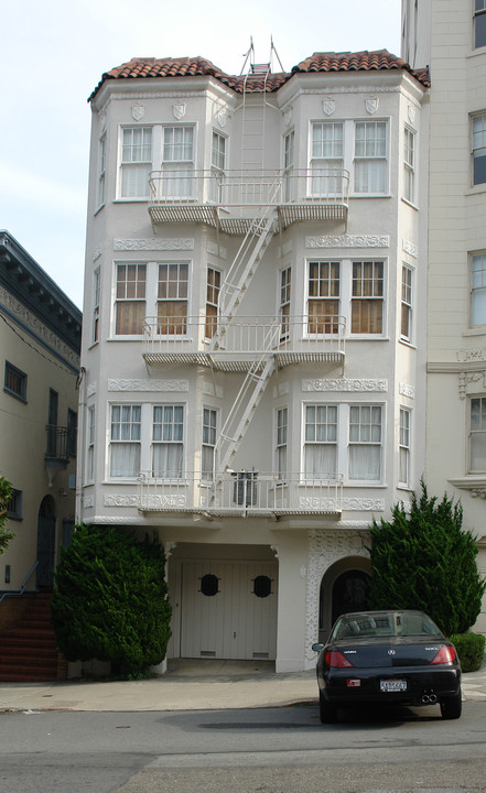 2230 Leavenworth St in San Francisco, CA - Building Photo