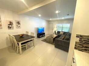 1211 NE 15th Ave in Fort Lauderdale, FL - Building Photo - Building Photo