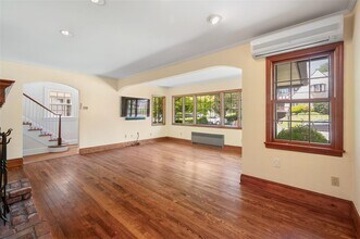 44 Hamilton Rd in Scarsdale, NY - Building Photo - Building Photo