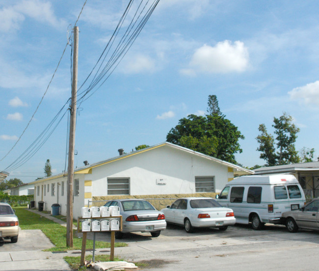 4119-4191 SW 24th St in Hollywood, FL - Building Photo - Building Photo