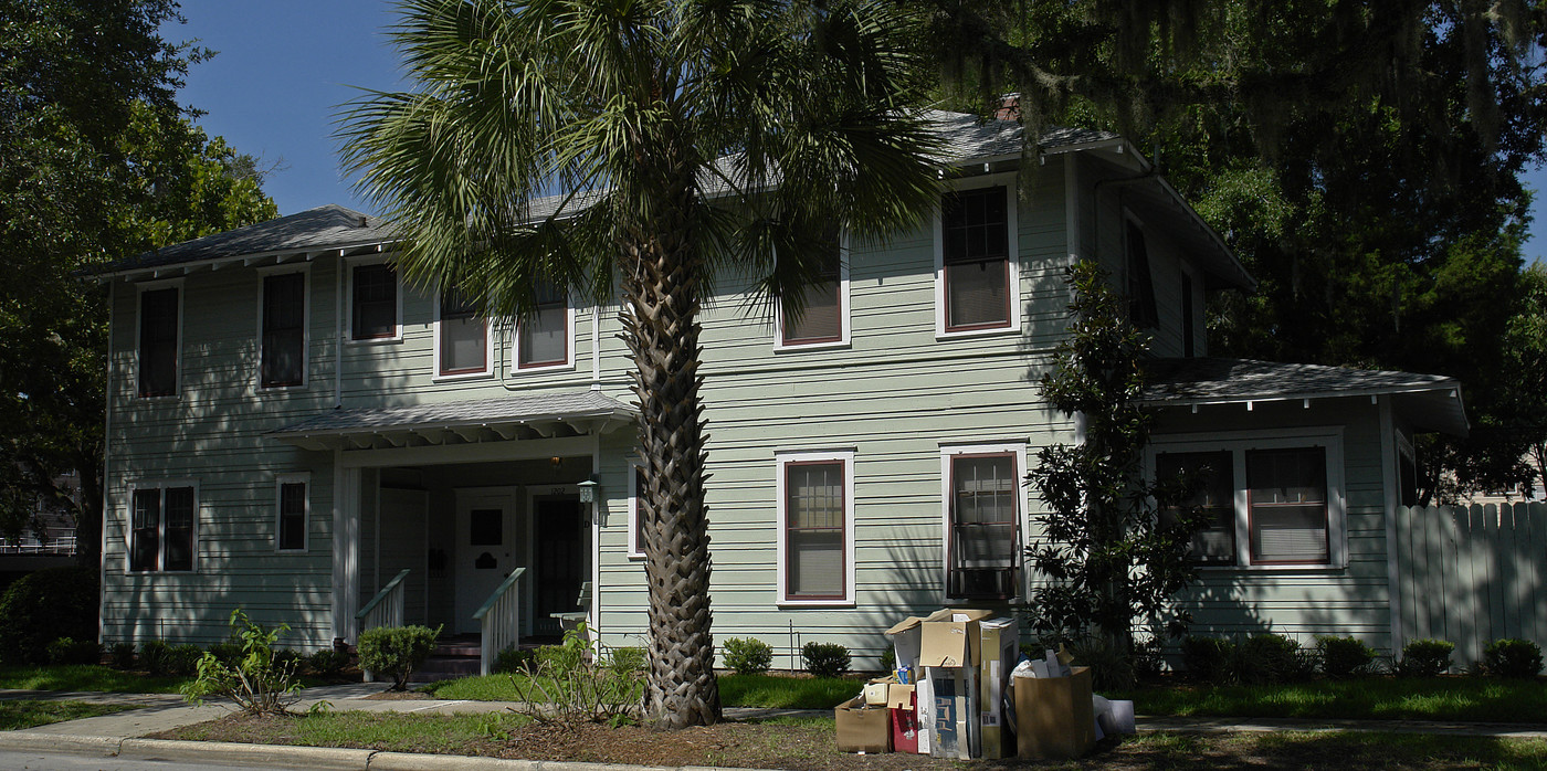 1202 SW 1st Ave in Gainesville, FL - Foto de edificio