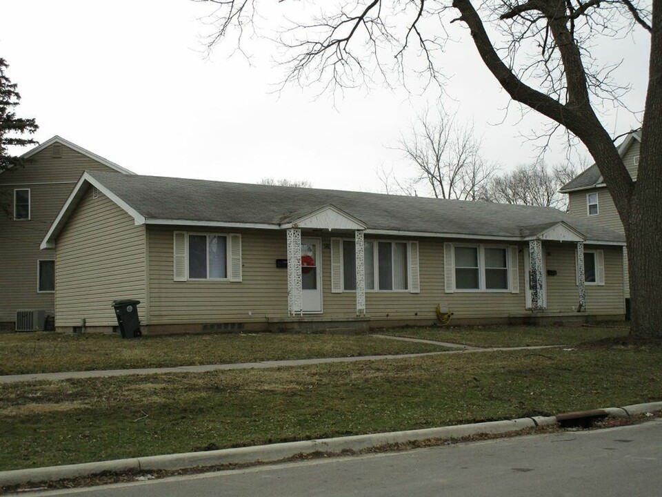 217 Western Ave in Waterloo, IA - Building Photo