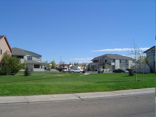 Fairfield Apartments in Laramie, WY - Building Photo - Building Photo