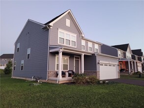 3665 Sweet Meadow Ct in Macungie, PA - Building Photo - Building Photo