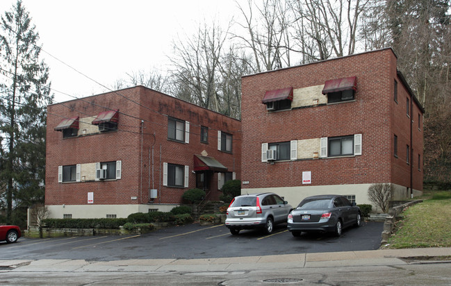 3575-3577 Linwood Ave in Cincinnati, OH - Foto de edificio - Building Photo