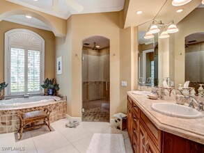 605 6th Ave N in Naples, FL - Building Photo - Building Photo