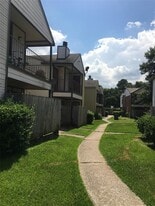 13480 S Thorntree Dr