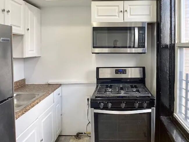 366 E 28th St, Unit 2F in Brooklyn, NY - Foto de edificio - Building Photo