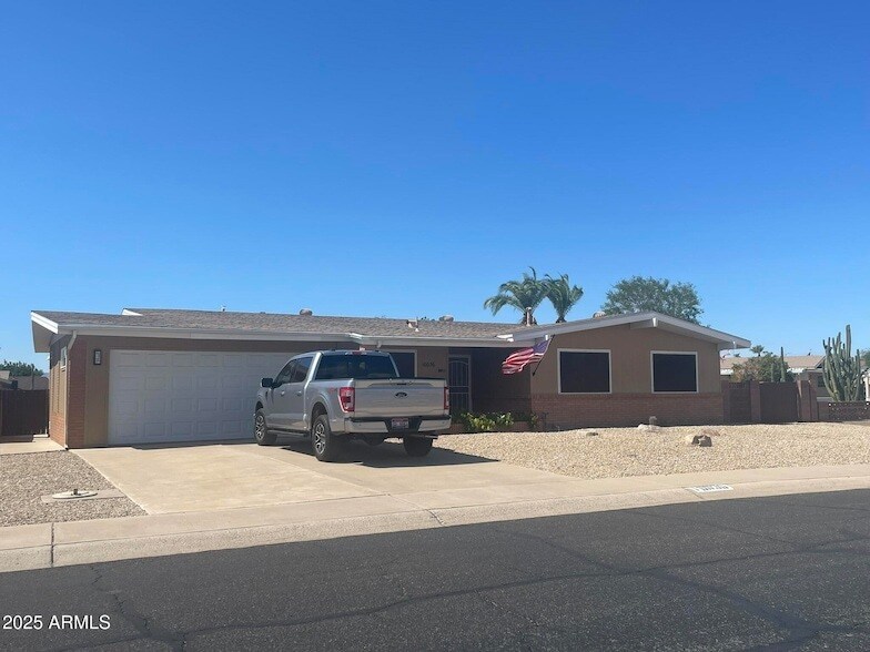 10036 W Tarrytown Ave in Sun City, AZ - Building Photo