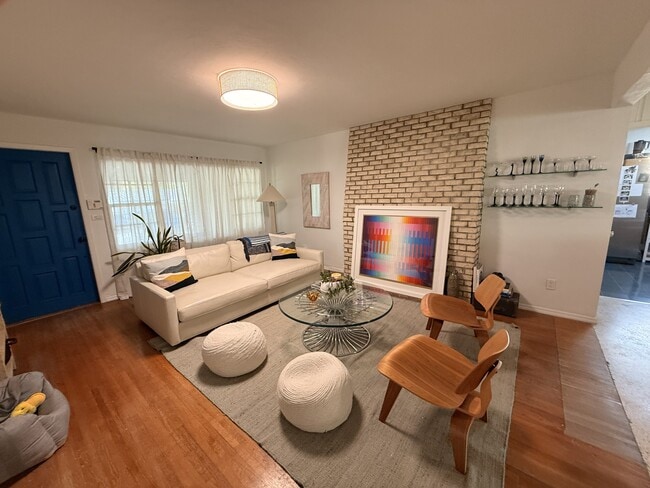 2841 SW 33rd Ave in Miami, FL - Building Photo - Building Photo