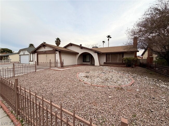 property at 1560 Elaine Dr