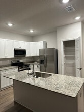 5033 rosewyck Cir in Valdosta, GA - Building Photo - Building Photo