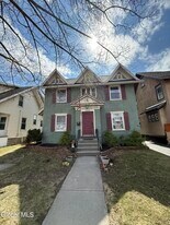 1960 Eastern Pkwy in Schenectady, NY - Building Photo