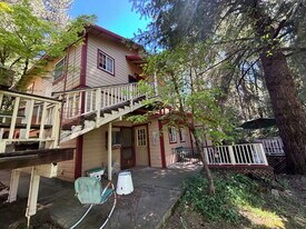 5030 Newtown Rd in Placerville, CA - Building Photo