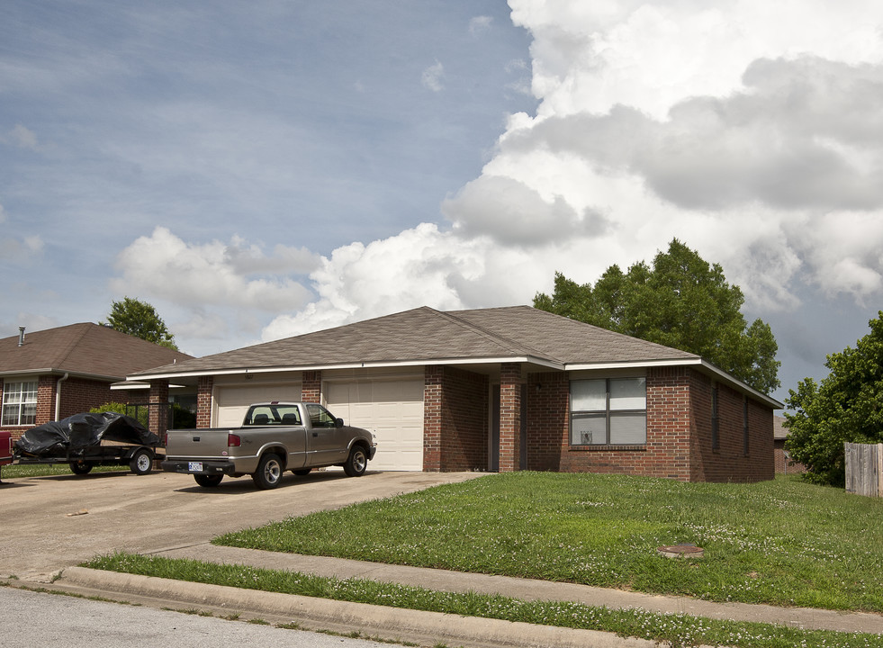 Arkansas Portfolio - Johnson in Fayetteville, AR - Foto de edificio