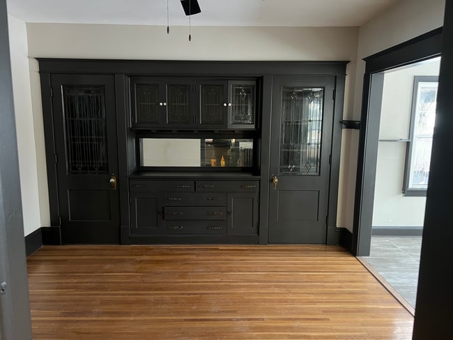 property at 1006 Laurel Ave