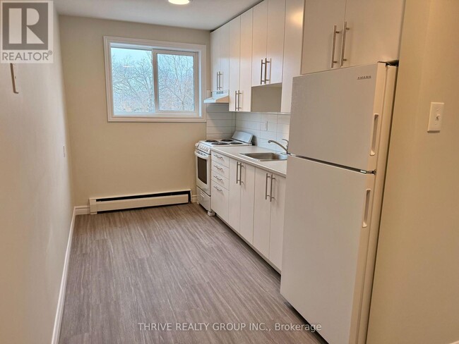 1500 Mclarenwood Terrace in London, ON - Building Photo - Building Photo