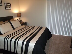 91 E Agate Ave in Las Vegas, NV - Foto de edificio - Building Photo