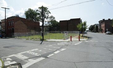 12 White St in Cohoes, NY - Building Photo - Building Photo