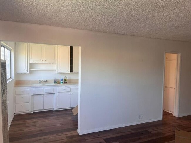 property at 4928 E 60th Pl