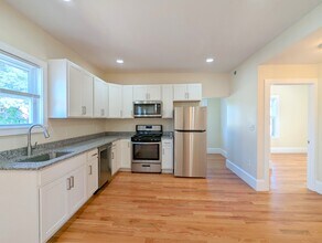 73 Merriam St, Unit 3 in Somerville, MA - Building Photo - Building Photo