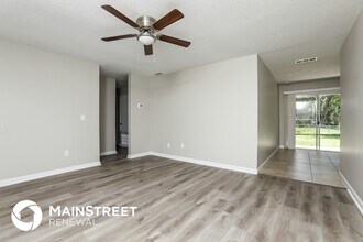 7357 Riverside Pl in Orlando, FL - Foto de edificio - Building Photo