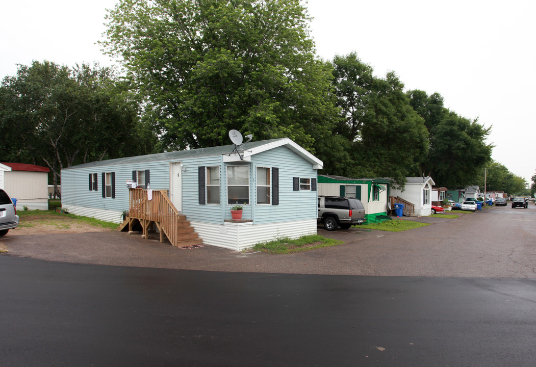 Dayton Park in Osseo, MN - Building Photo