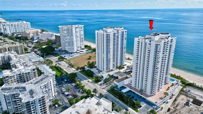 1370 S Ocean Blvd in Pompano Beach, FL - Foto de edificio - Building Photo