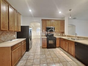 10308 Oak Branch Ln in Fort Worth, TX - Foto de edificio - Building Photo