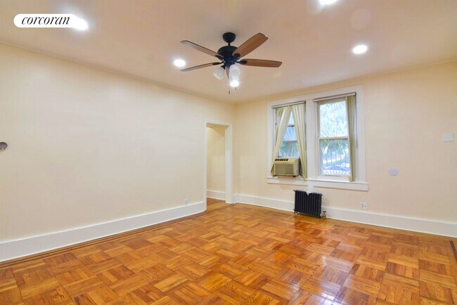 725 Ocean Pkwy in Brooklyn, NY - Building Photo - Building Photo