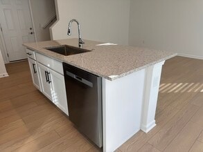 5888 Butterfield Ct in Bettendorf, IA - Building Photo - Building Photo