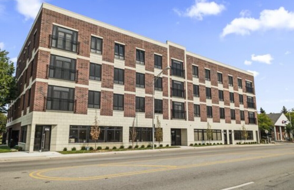 3330 Dempster St in Skokie, IL - Building Photo