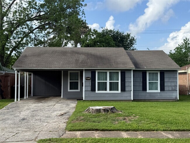 4821 Brinkley St in Houston, TX - Building Photo - Building Photo