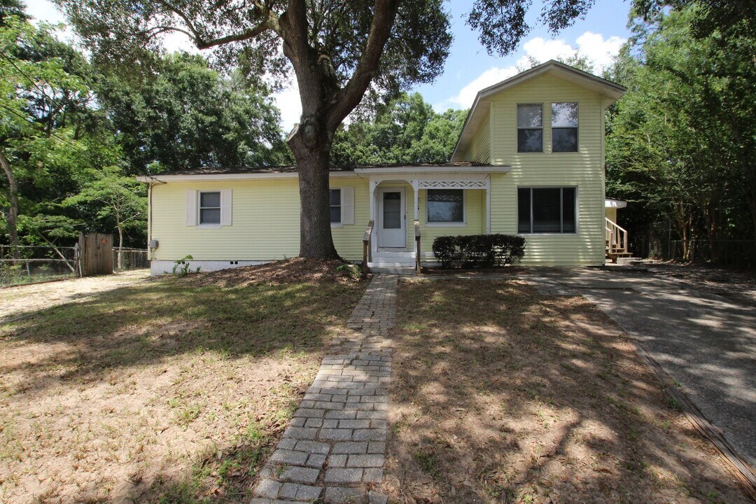5 Edgewood Cir in Pensacola, FL - Building Photo
