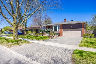 942 Fletcher Valley Crescent in Mississauga, ON - Building Photo - Building Photo