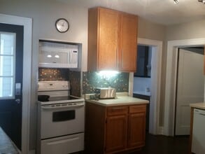 936 Drake St, Unit 4 in Madison, WI - Building Photo - Building Photo