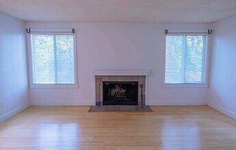 15238 SE 43rd Ct in Bellevue, WA - Building Photo - Building Photo