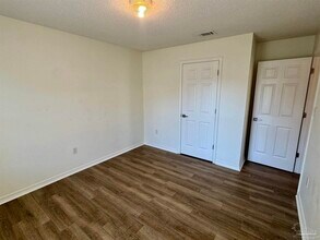 3745 Manhattan Ct in Gulf Breeze, FL - Building Photo - Building Photo