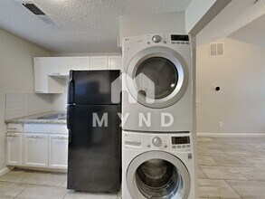 379 Elm St NW in Atlanta, GA - Foto de edificio - Building Photo