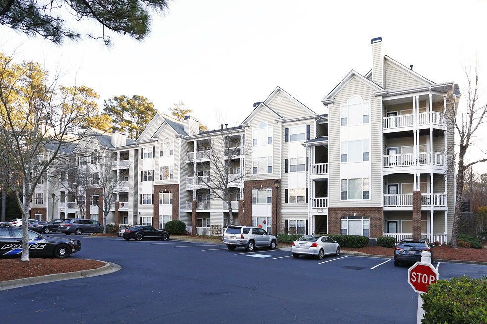 Spalding Bridge Apartments and Nearby Atlanta Apartments For Rent
