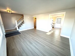 85 Fairhaven Rd in East Lyme, CT - Building Photo - Building Photo