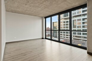 193 N Ada St in Chicago, IL - Building Photo