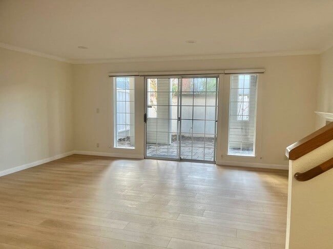 5601 Baldwin Way in Pleasanton, CA - Foto de edificio - Building Photo