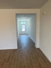 2496 W Claridge Way in Hanford, CA - Building Photo - Building Photo
