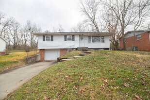 2102 Woodlea Dr in Columbia, MO - Building Photo